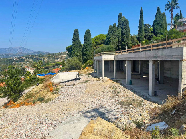 Villa in vendita a Bordighera