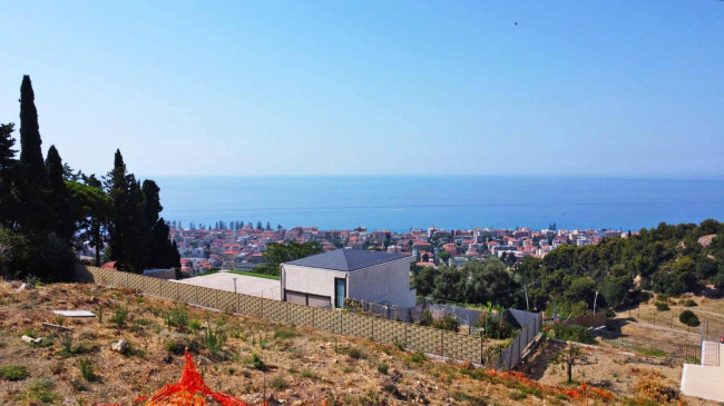 Villa in vendita a Bordighera