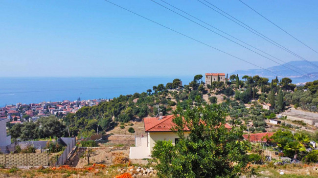 Villa in vendita a Bordighera