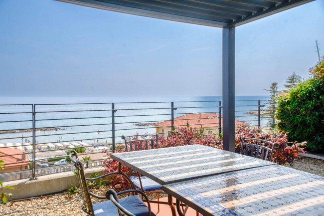 Apartment for sale in Santo Stefano al Mare