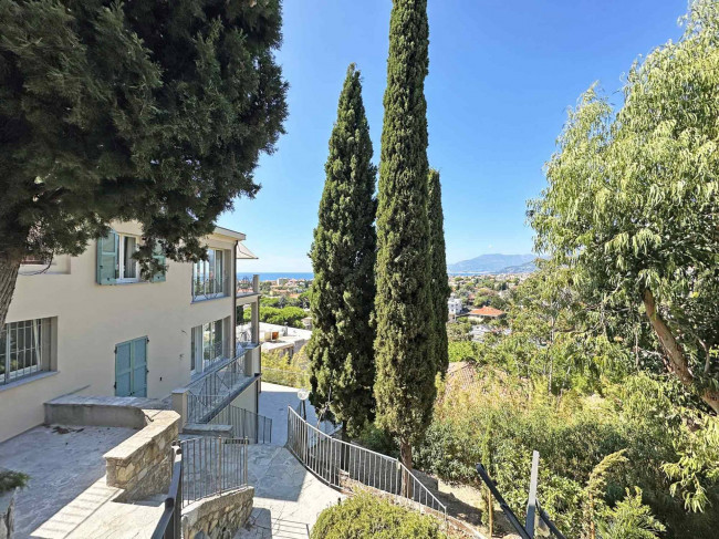 Квартира в продажа в Bordighera