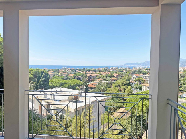 Квартира в продажа в Bordighera