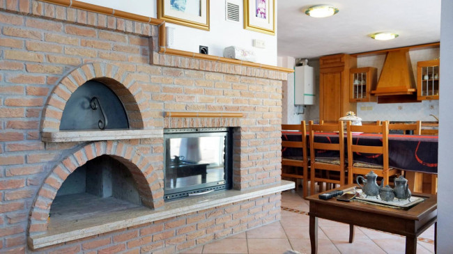 Villa for sale in Cipressa
