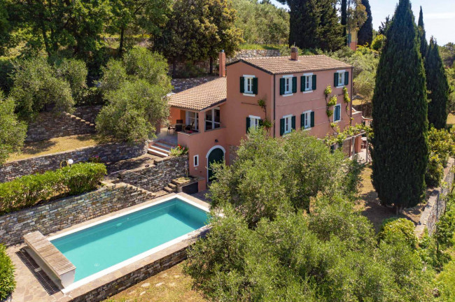 Villa in vendita a Imperia