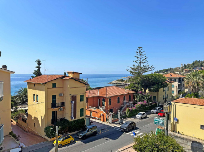 Appartamento in vendita a Bordighera