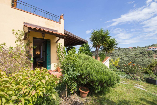 Villa for sale in Diano Marina