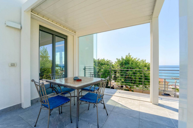 Apartment for sale in Santo Stefano al Mare
