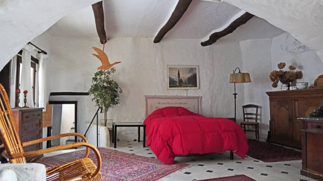 Town House for sale in Imperia
