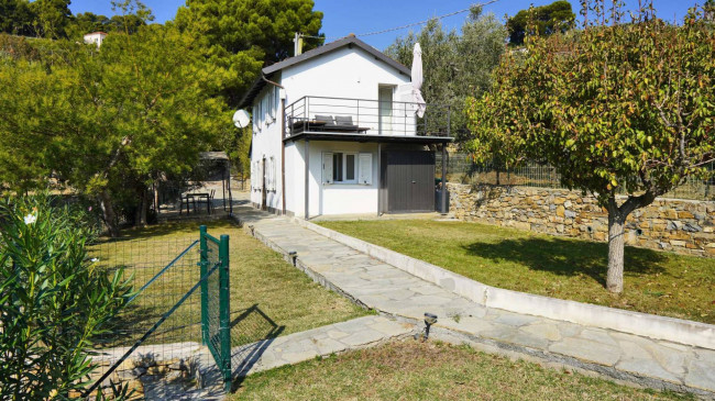 Villa for sale in Imperia