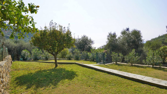 Villa for sale in Imperia