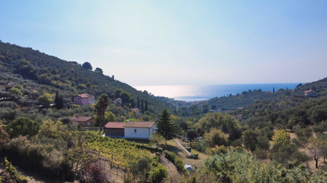 Villa for sale in Imperia
