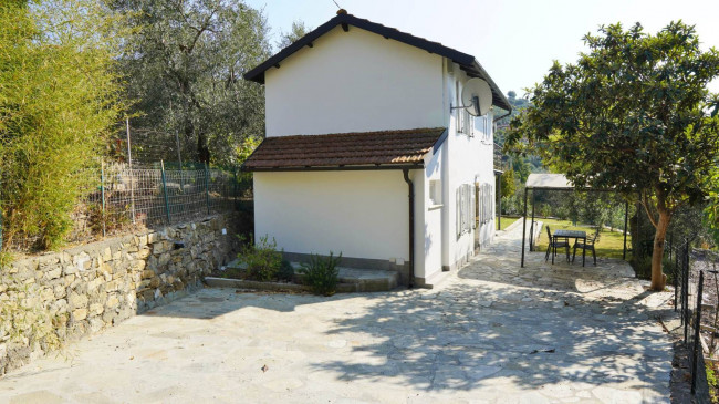 Villa for sale in Imperia