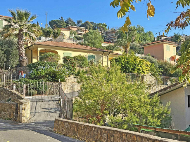 Villa in vendita a Bordighera