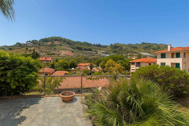 Villa in vendita a Bordighera