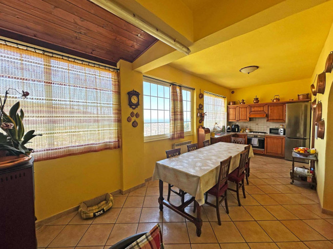 Villen/Häuser zum kaufen in Camporosso