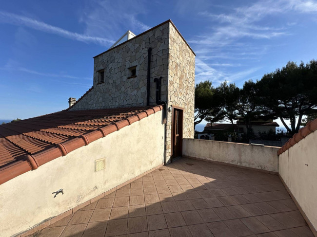 Вилла в продажа в Camporosso