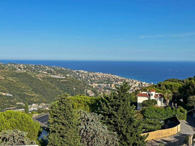 Вилла в продажа в Camporosso