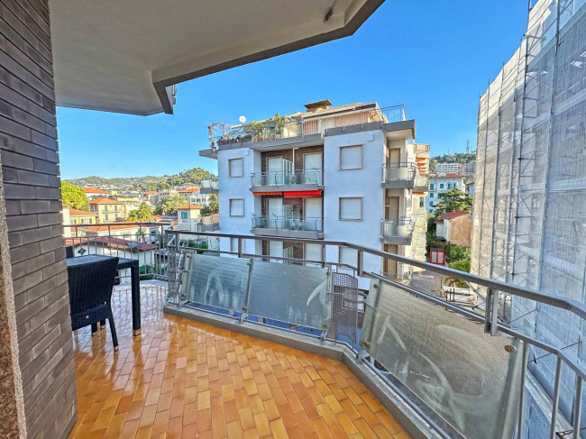 Appartamento in vendita a Bordighera