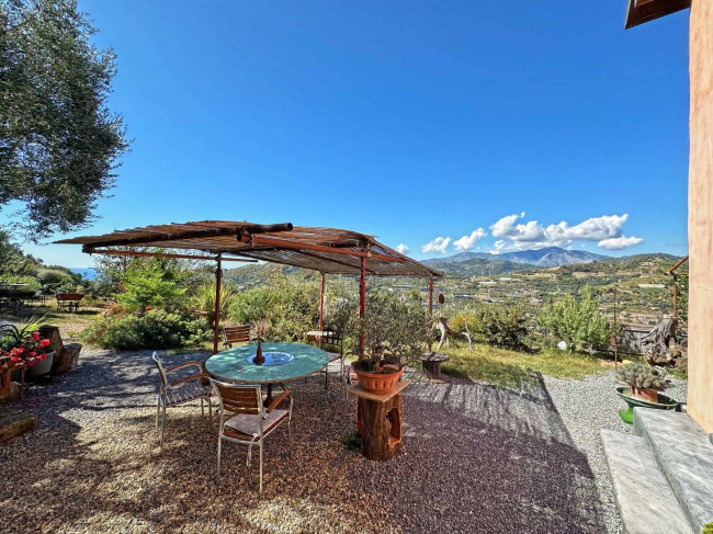 Вилла в продажа в Vallebona