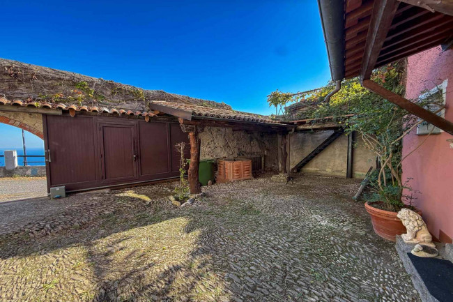 Villa for sale in Andora