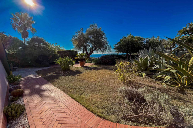 Villa for sale in Andora