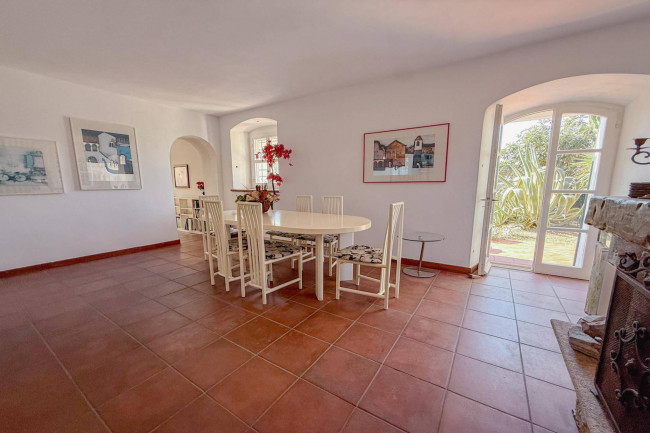Villa for sale in Andora