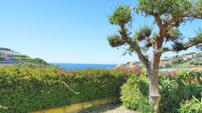 Villa in vendita a Santo Stefano al Mare