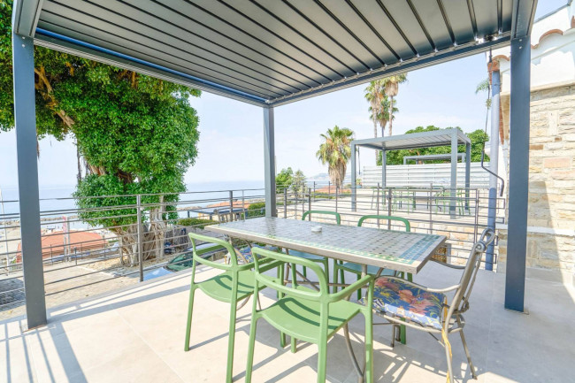 Appartamento in vendita a Santo Stefano al Mare