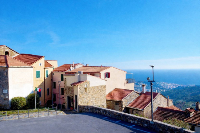 Casa di paese in vendita a Cipressa