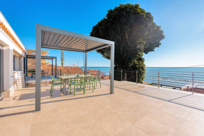 Appartamento in vendita a Santo Stefano al Mare