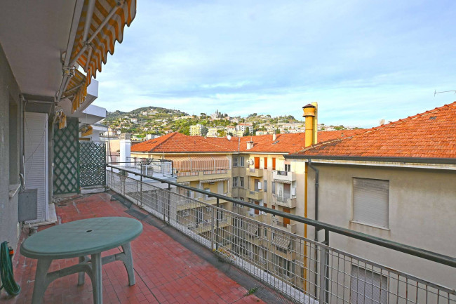 Квартира в продажа в Sanremo