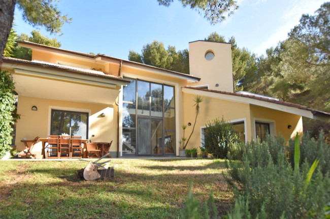 Villa in vendita a Andora