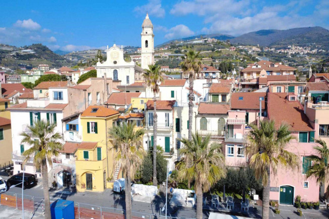 Appartamento in vendita a Riva Ligure