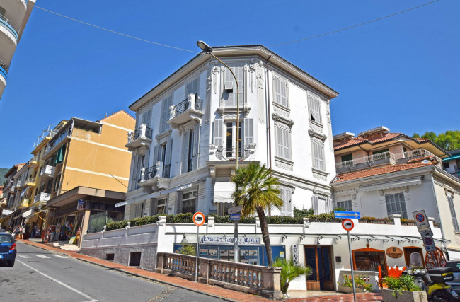 Appartamento in vendita a Ospedaletti