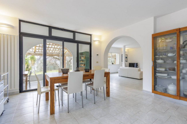 Villa in vendita a Imperia