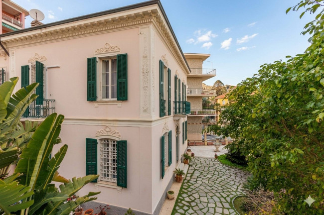 Villa for sale in Imperia