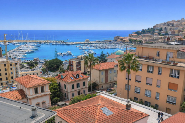 Villa for sale in Imperia