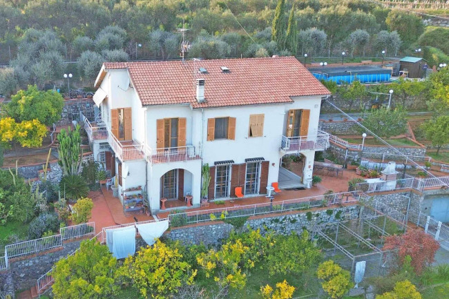 Appartamento in vendita a Borghetto Santo Spirito