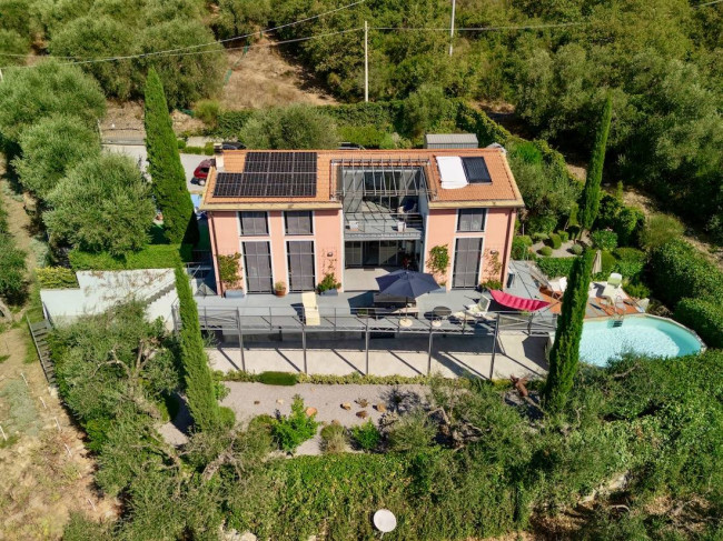 Villa for sale in Diano San Pietro