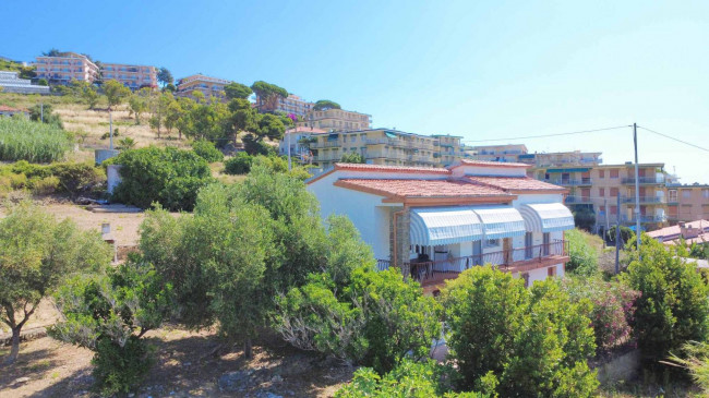 Villa in vendita a Santo Stefano al Mare