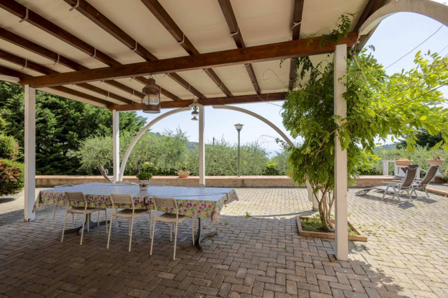 Villa in vendita a Noli