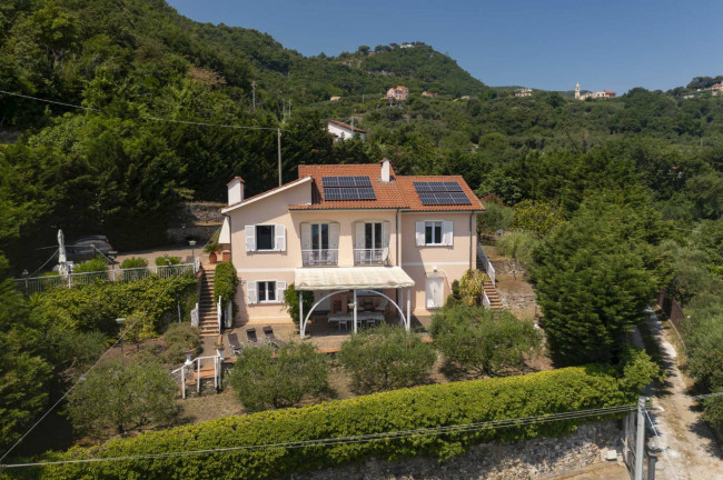 Villa in vendita a Noli