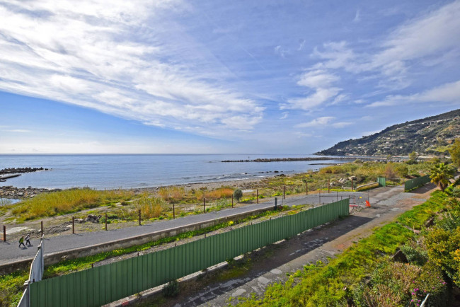 Appartamento in vendita a Ospedaletti