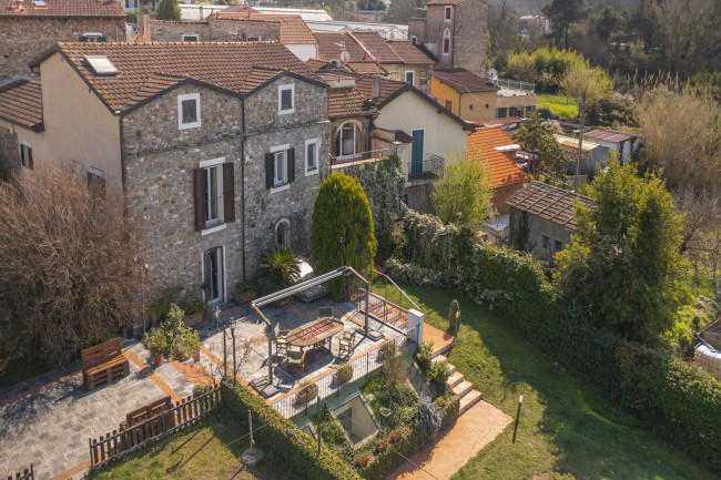 Casa di paese in vendita a Villanova d'Albenga