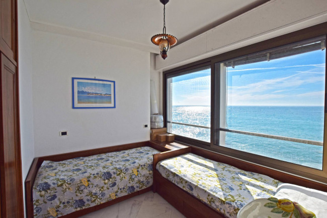 Квартира в продажа в Ospedaletti