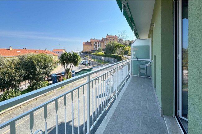 Wohnungen zum kaufen in Santo Stefano al Mare