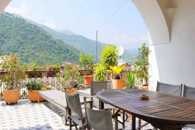 Casa di paese in vendita a Montalto Carpasio