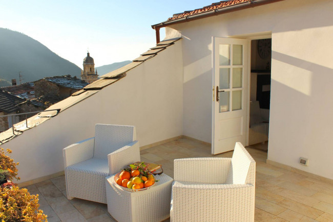 Casa di paese in vendita a Montalto Carpasio