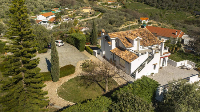 Villa in vendita a Imperia