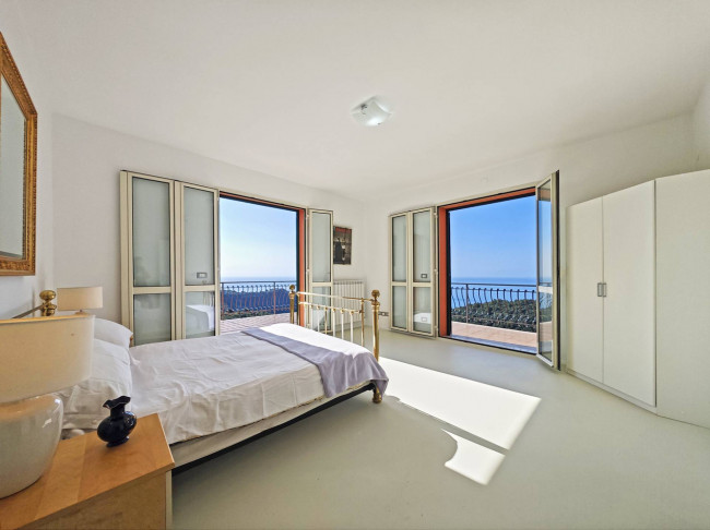 Villa for sale in Camporosso